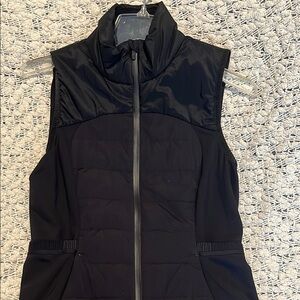 Lululemon Womens Black Pack it down vest
